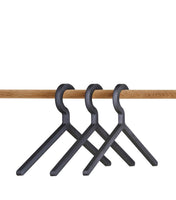 Illusion Hanger